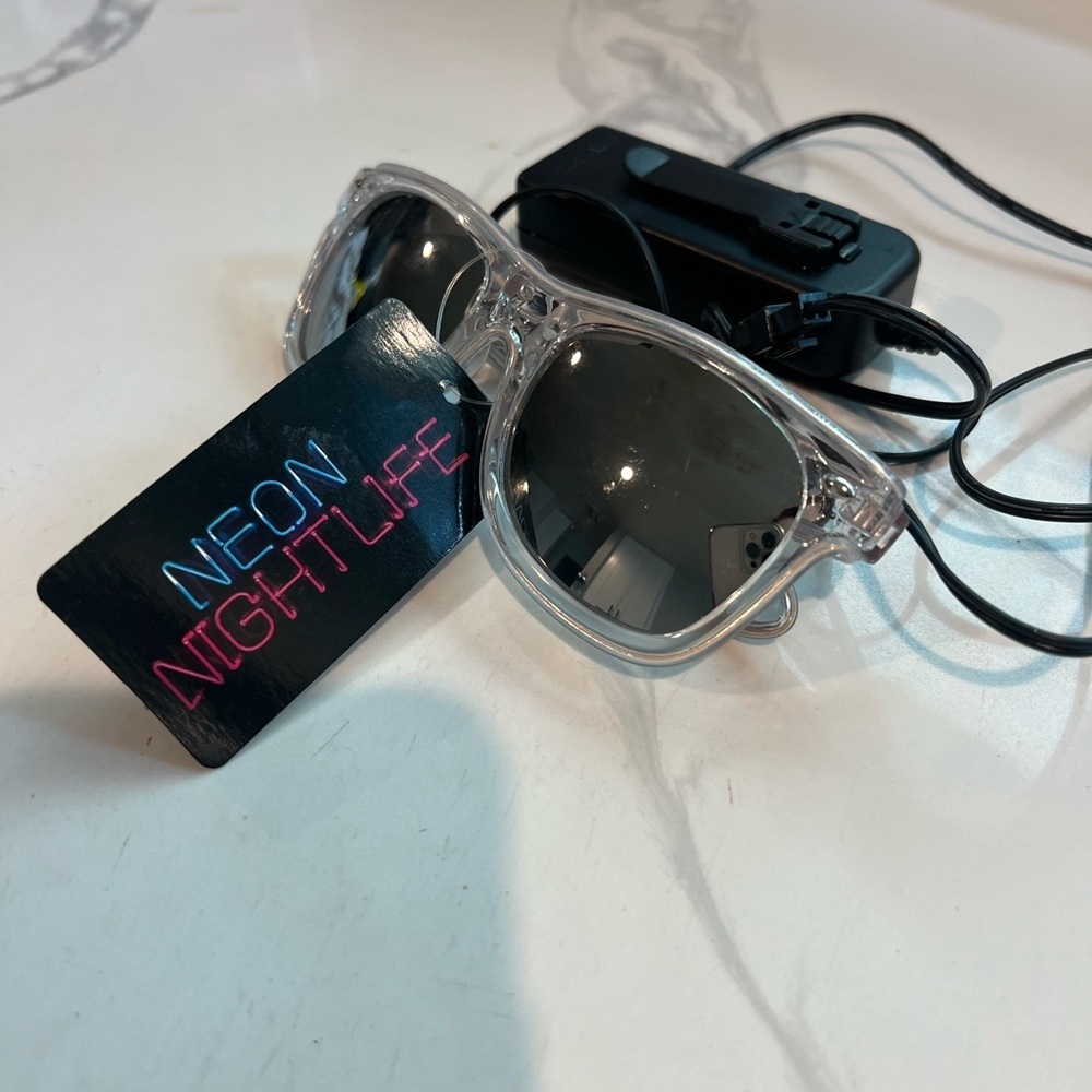 Light up party Sunglasses - Batteries